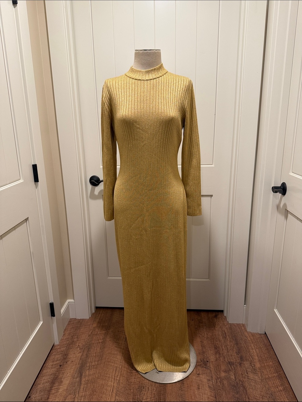 Vintage ST. JOHN Collection Medium Metallic Gold Shimmer Ribbed Knit Maxi Dress